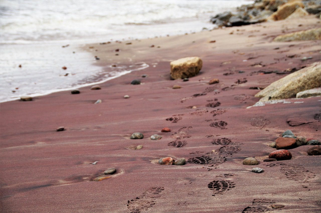 Sekret plaży w Jantarze. Mało kto wie, że to prawdziwa bursztynowa kraina